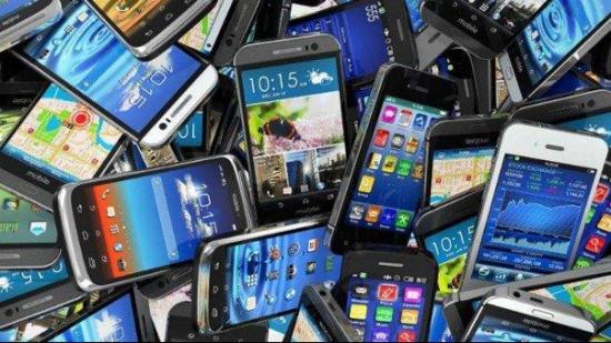 Organismo supervisor pide bloqueo progresivo de millón de celulares en Perú