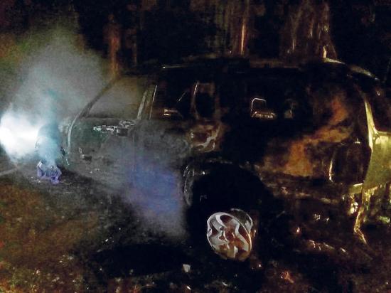 Un vehículo se quemó  en San Ramón de Tigrillo