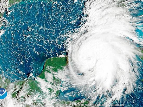Michael se convierte en huracán y mantiene  en emergencia a Florida
