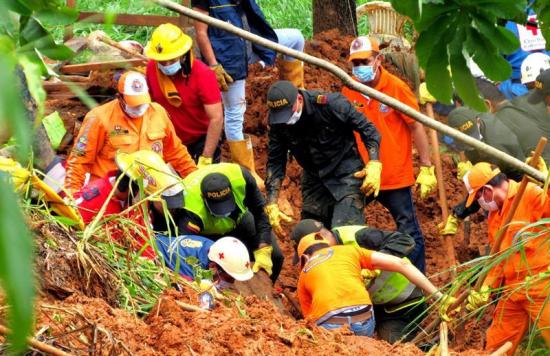 Aumenta a nueve el número de muertos por un deslizamiento en Colombia