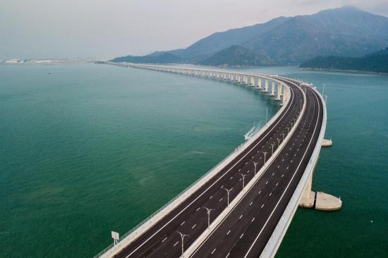 Arquitecto de 93 años, asesor principal en la construcción del puente más largo del mundo