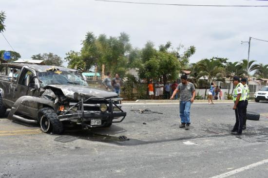 Accidente de tránsito en la vía Calceta-Junín
