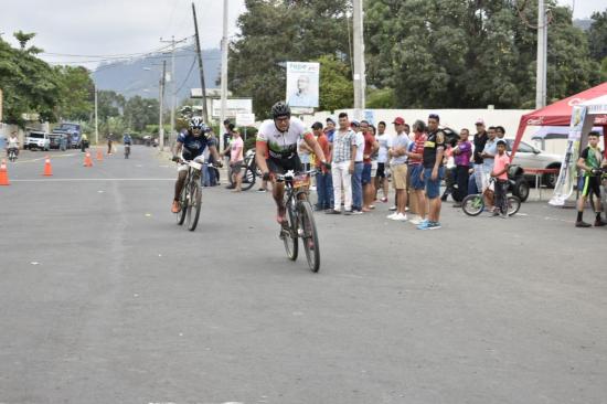 220 ciclistas participaron en el Desafío Junín 2018