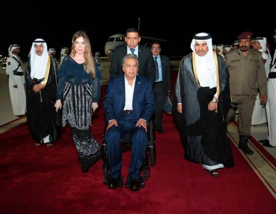 Presidente Lenín Moreno llega a Doha por invitación de emir qatarí Al Thani