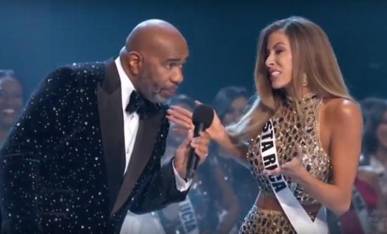 Miss Costa Rica 'trolea' en vivo al presentador de Miss Universo