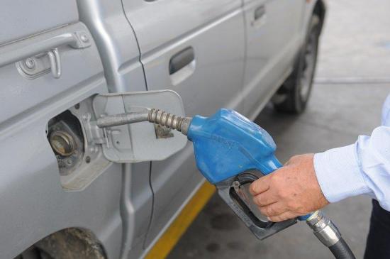 Gobierno ratifica que no subirá precio del diésel para transporte en Ecuador