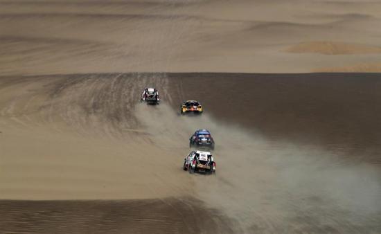 El Dakar llega a su último día con duelo en motos y paseo triunfal de Al-Attiyah