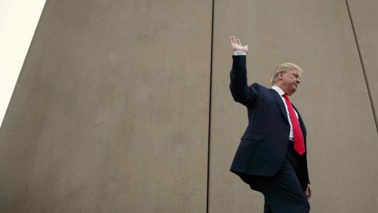 Trump considera ''interesante'' la idea de pagar el muro con dinero de El Chapo