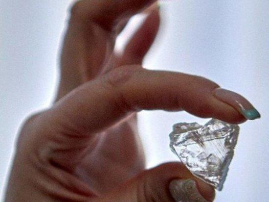 Hallan un diamante que  tiene 300 millones de años