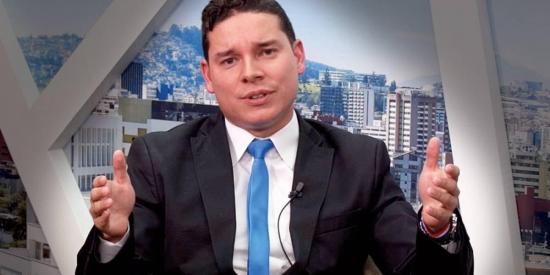 Presidencia de Ecuador pide investigar a jueces que absolvieron a exministro Espinel