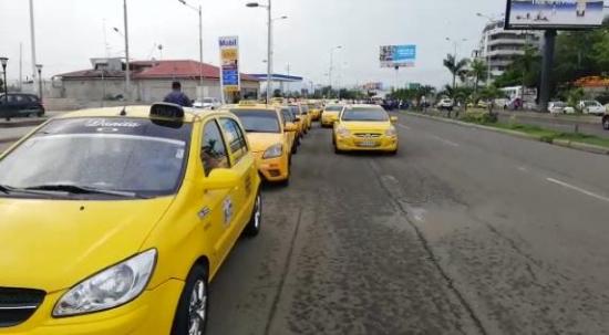 Se suspende el paro: alcalde de Manta y los dirigentes de los taxistas llegan a un acuerdo