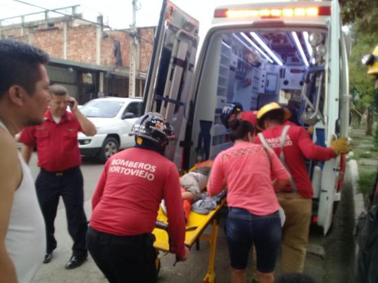 Portoviejo: La pierna de un niño quedó atrapada en una tubería