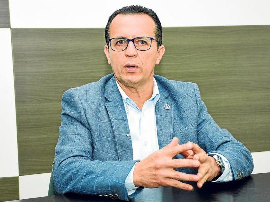Vicente Izurieta quiere plaza mayor y bahía para el comercio