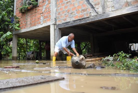 Van 14 muertos por las lluvias en Ecuador