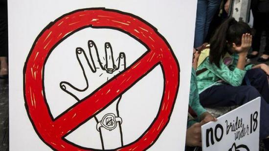 Recogen firmas en contra del matrimonio infantil en la República Dominicana