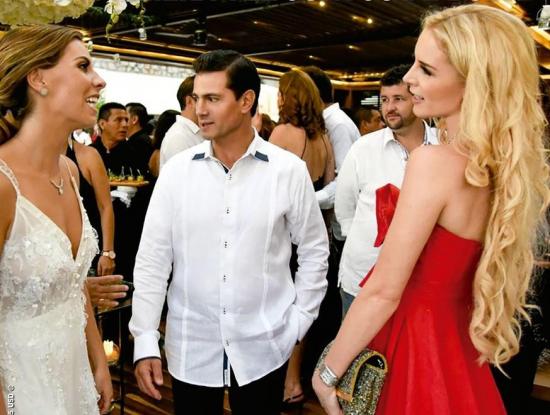 Peña Nieto aparece por primera vez en público con su nueva novia