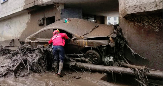 25 viviendas afectadas tras aluvión en la capital ecuatoriana