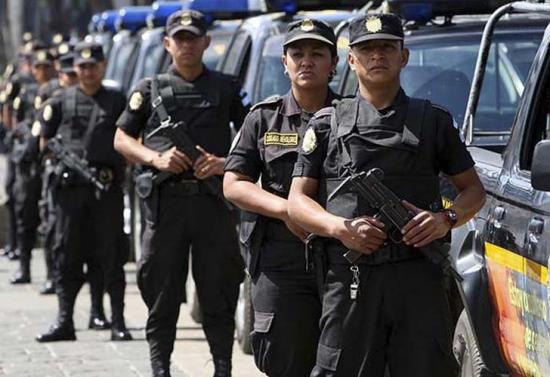 Detienen a 8 policías guatemaltecos que colaboraban con un grupo de sicarios