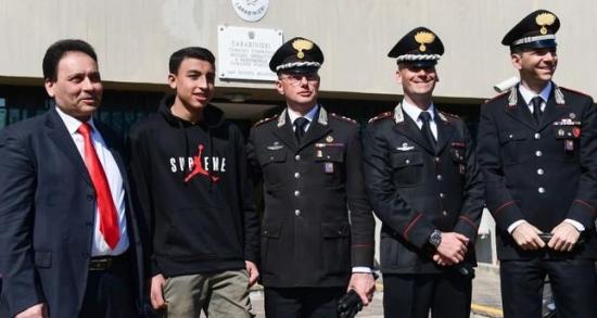 Italia dará la nacionalidad a joven ''héroe'' que alertó del bus secuestrado