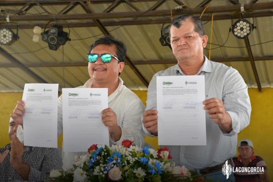 Firma de convenio entre municipios