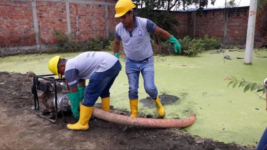Portoaguas trabaja en evacuación de aguas estancadas