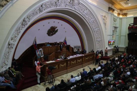Asamblea Constituyente de Venezuela aprueba continuar enjuiciamiento a Guaidó