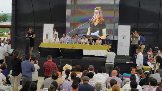 El BDE firma convenios de créditos para parques y calles en Portoviejo