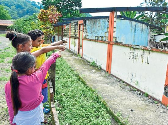 37 escuelas unidocentes vuelven a la zona rural de Manabí