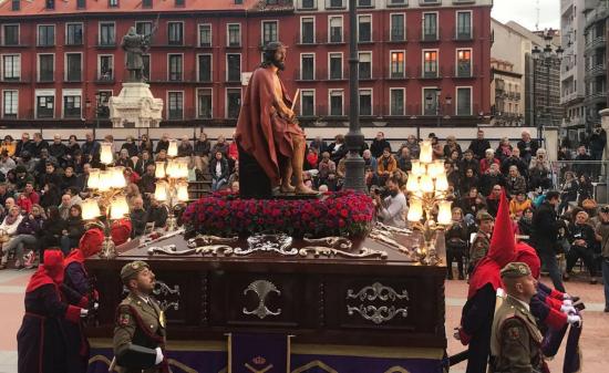 50.000 rosas ecuatorianas engalanan la Semana Santa en Valladolid