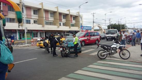 Motociclista resulta herido en accidente de tránsito en Manta