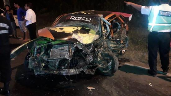 ESTA MADRUGADA: Accidente de tránsito deja dos muertos en Montecristi