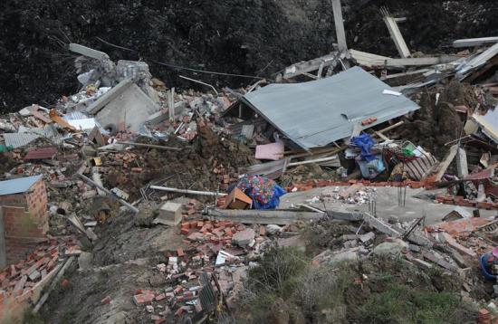 La Paz: Se declara situación de desastre en las zonas afectadas por deslizamiento