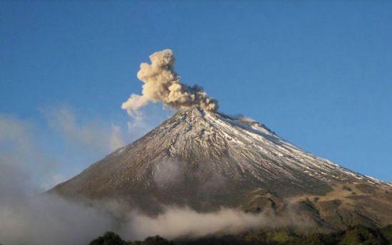 El Instituto Geofísico de Ecuador informa actividad explosiva en volcán Sangay