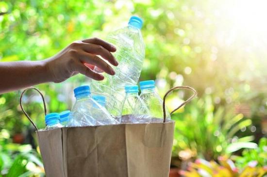 Ecuador prepara normativa municipal para reducir el uso del plástico
