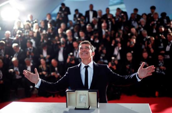Antonio Banderas recibe el premio a mejor actor en el 72 Festival de Cannes