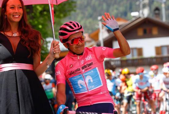 Carapaz estará acompañado de su familia para el cierre del Giro