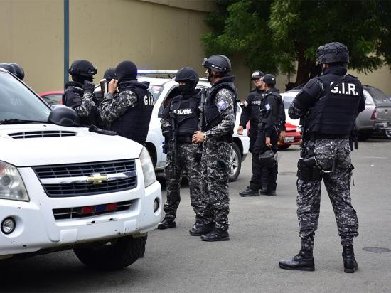 Internos de las cárceles de Portoviejo, Jipijapa y Sucre fueron trasladados a otros centros de reclusión