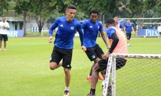 Emelec entrenará en Colombia y espera fichar a dos refuerzos goleadores
