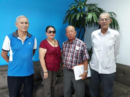 Unos 900 jubilados de Manabí no reciben aún sus pensiones