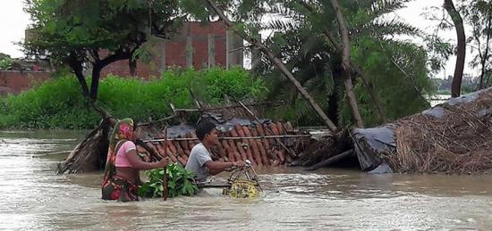 Al menos 18 muertos y 900.000 afectados por lluvias en Nepal y noreste indio