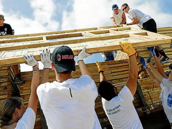 46 voluntarios harán diez casas para afectados por el terremoto en San Vicente