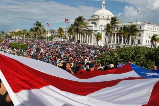 Comienza marcha para pedir la renuncia de gobernador de Puerto Rico ante escándalo