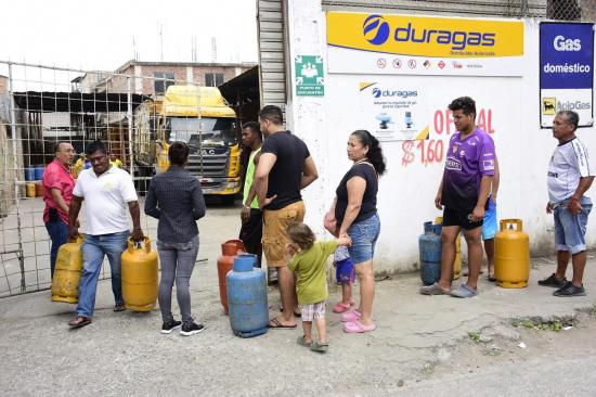 La escasez de gas es por 'nerviosismo', dice el Gobernador de Manabí