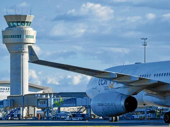 Observan las tarifas del transporte aéreo en Ecuador