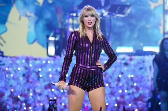 Taylor Swift regrabará sus primeros discos para recuperar el control de las canciones