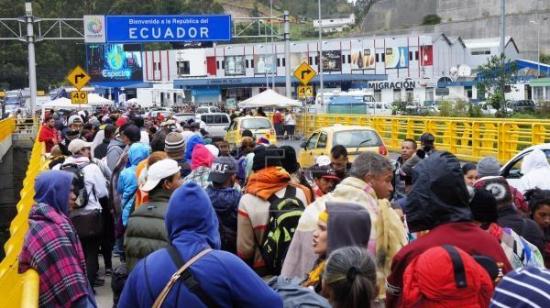 Cerca de 7.000 venezolanos llegan a frontera de Ecuador y Colombia