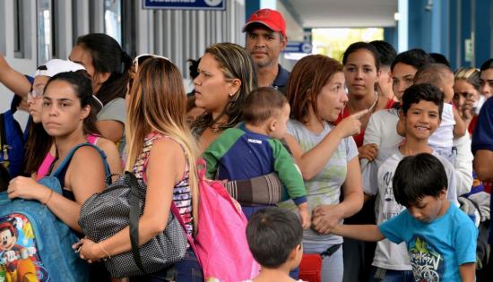 Cerca de 10.000 venezolanos tratarán de cruzar a Ecuador antes de nueva visa