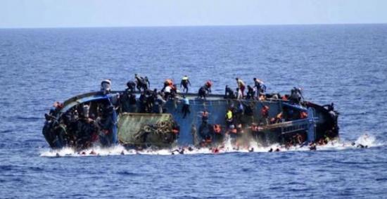 Decenas de muertos en un nuevo naufragio en el Mediterráneo junto a Libia