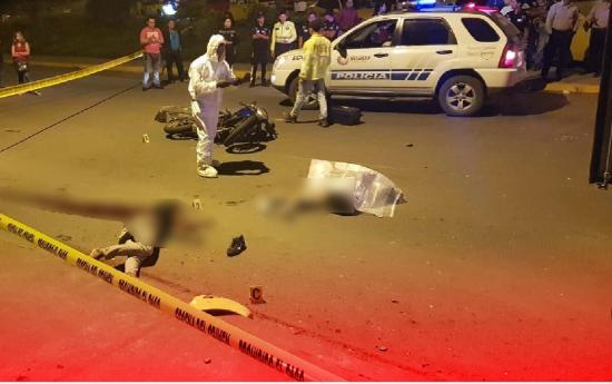 Hermanos encuentran la muerte en moto en Santo Domingo