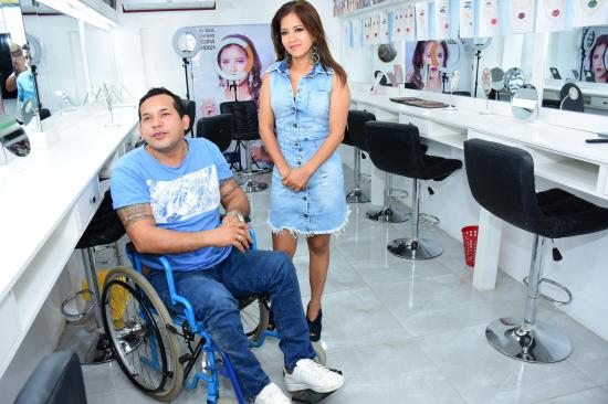 Dos parejas de esposos salieron adelante después de que ellos quedaran paralíticos